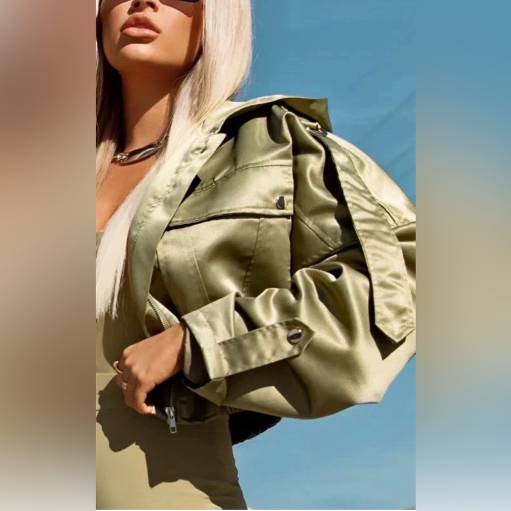 NWT Pretty Little Thing Women's Sage Green Satin Oversized Hooded Pocket Bomber